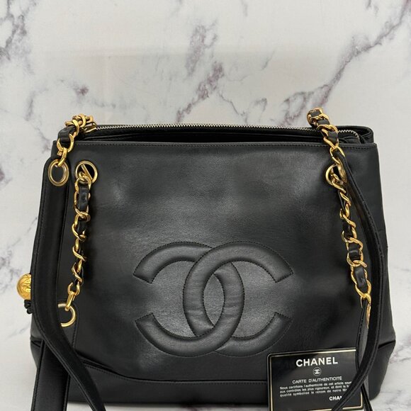 Iconic Chanel Decacoco Tote - Picture 1 of 16